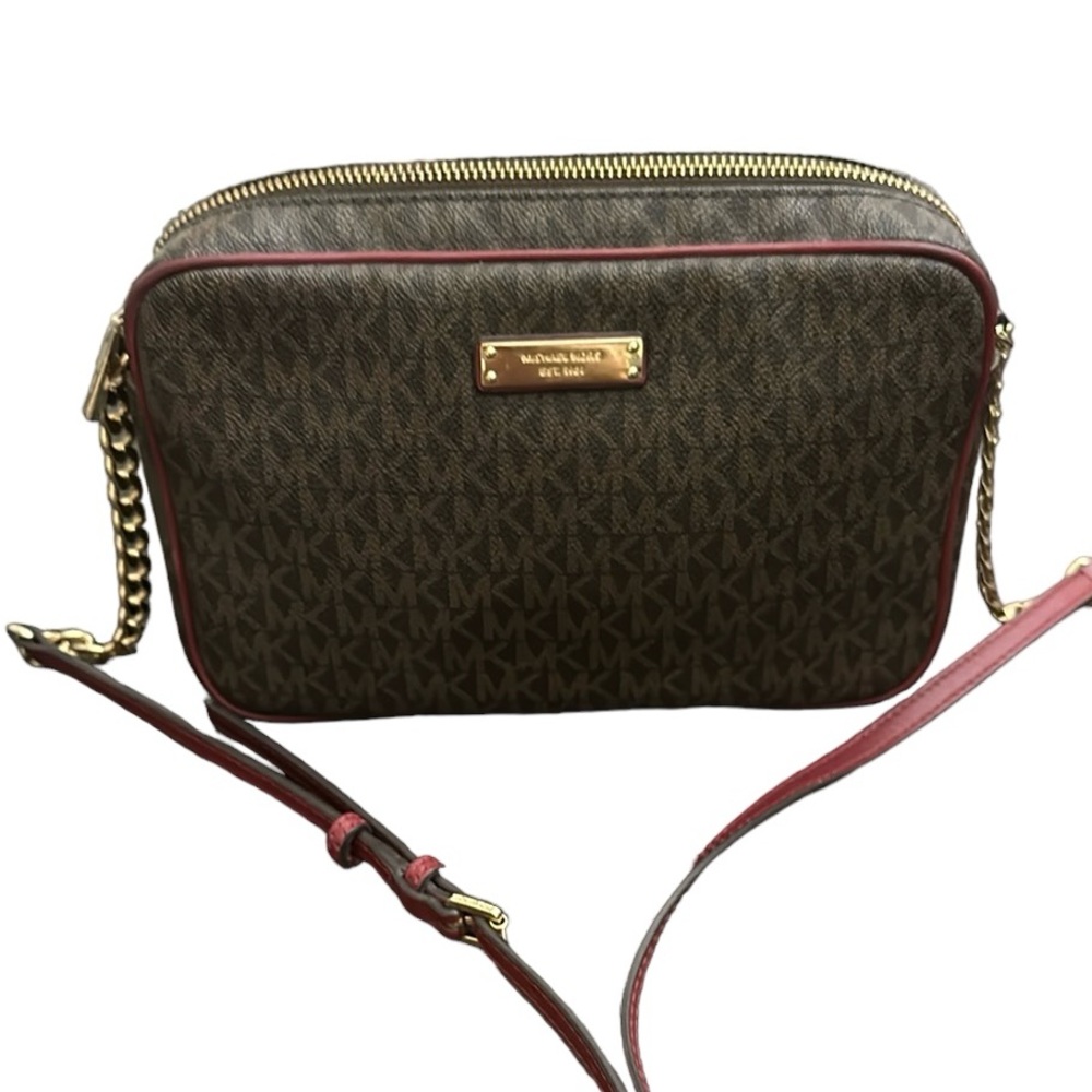 Michael Kors Jet Set signature